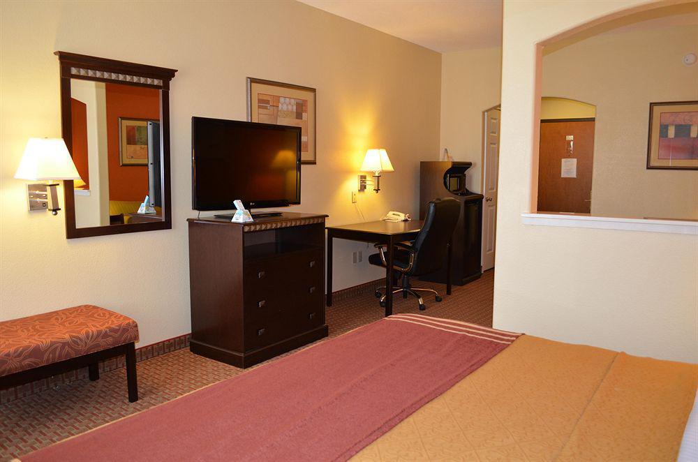 Best Western Plus North Houston Inn & Suites Exterior photo